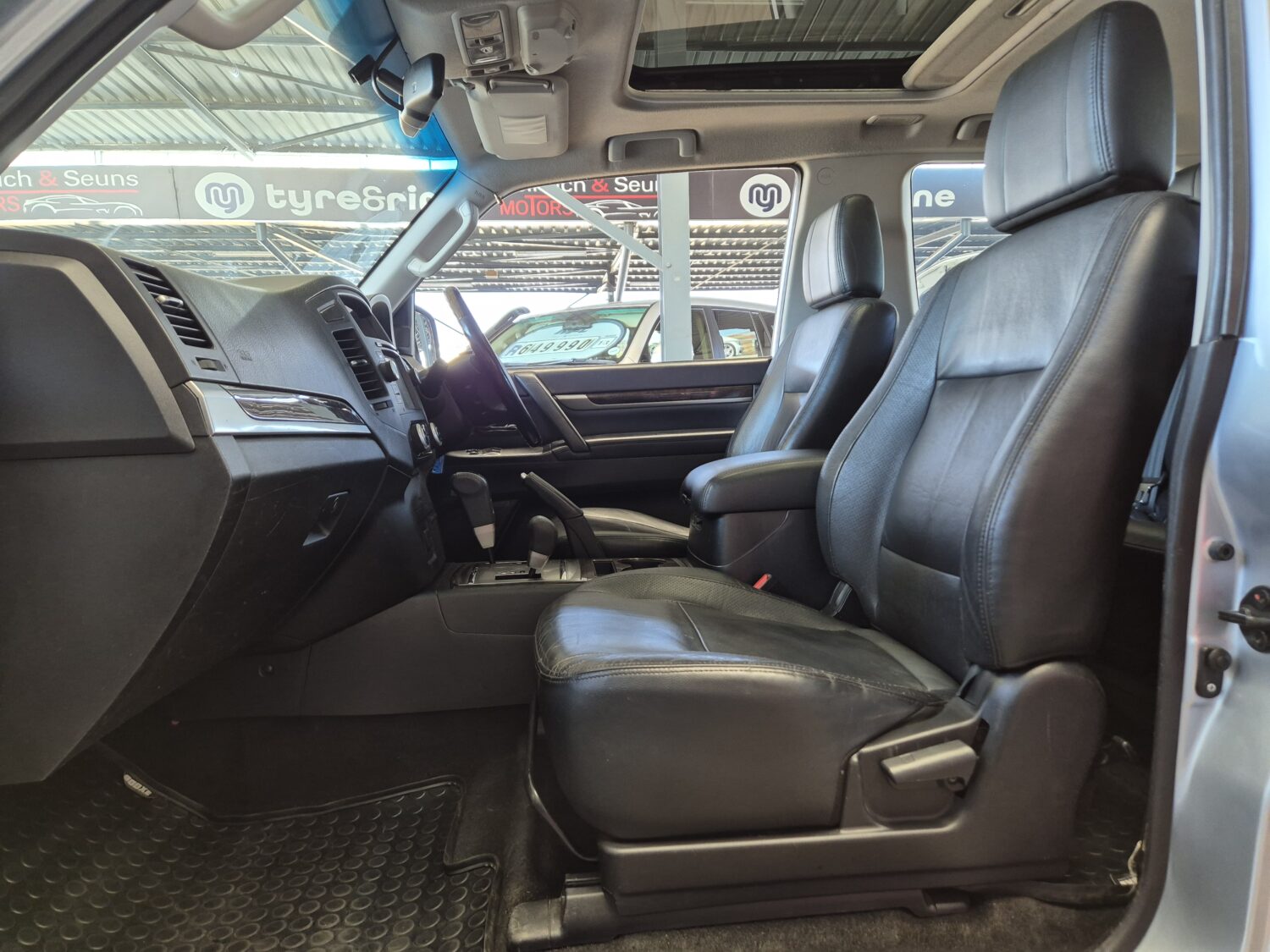 Mitsubishi Pajero 3-Door 3.8 GLS Auto