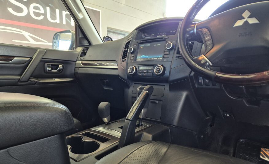 Mitsubishi Pajero 3-Door 3.8 GLS Auto