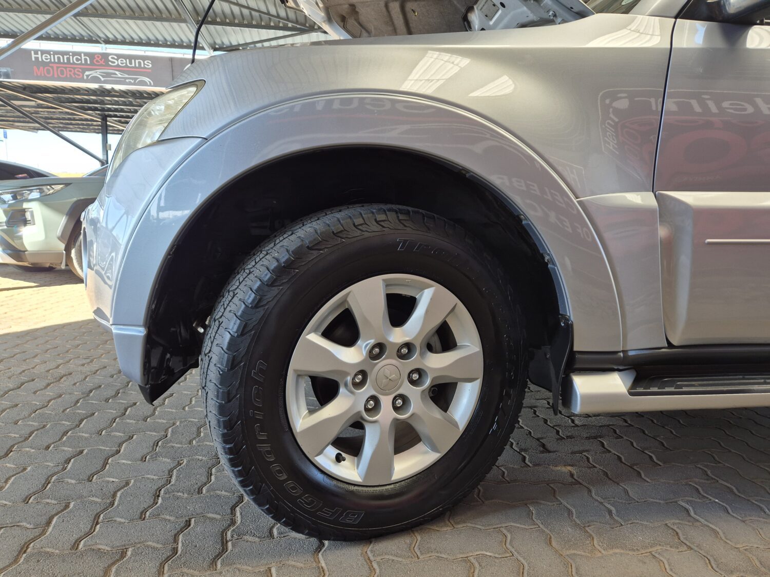 Mitsubishi Pajero 3-Door 3.8 GLS Auto