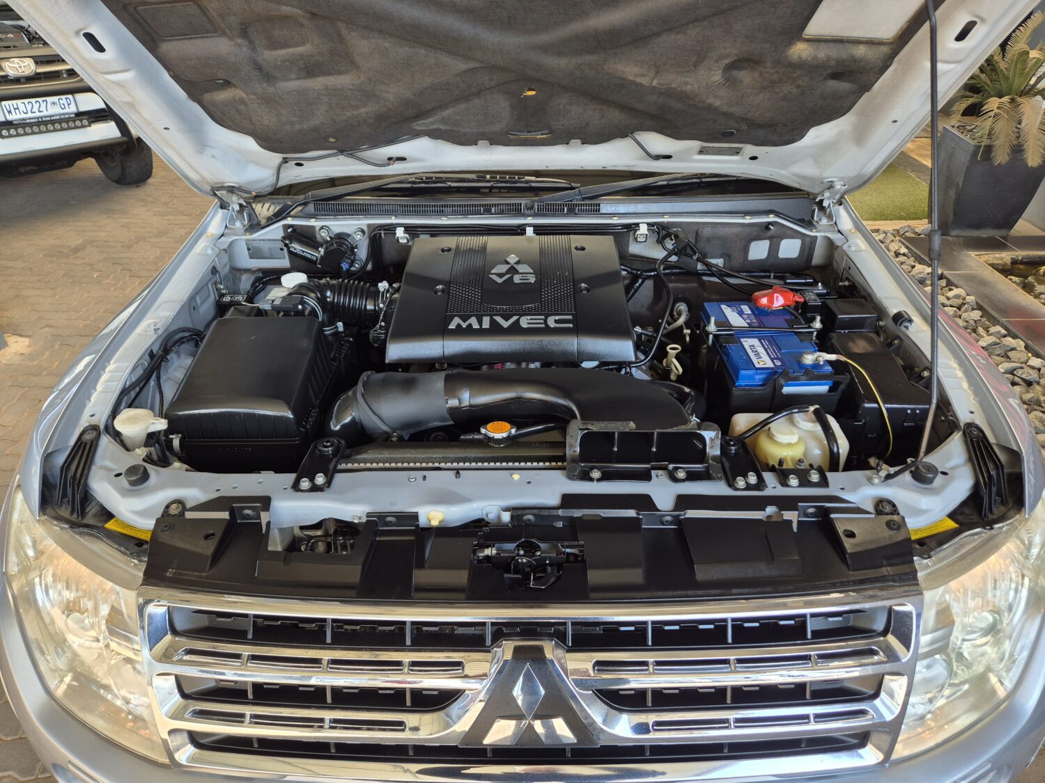 Mitsubishi Pajero 3-Door 3.8 GLS Auto