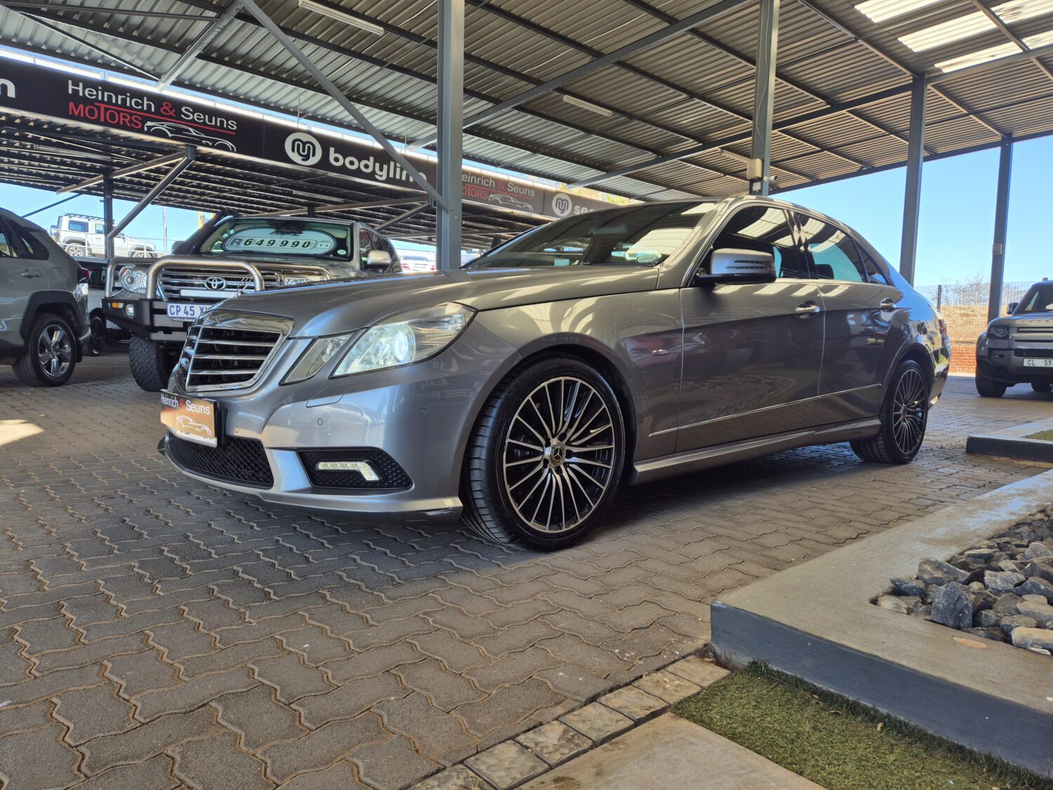 Mercedes-Benz E-Class E200CGI Avantgarde