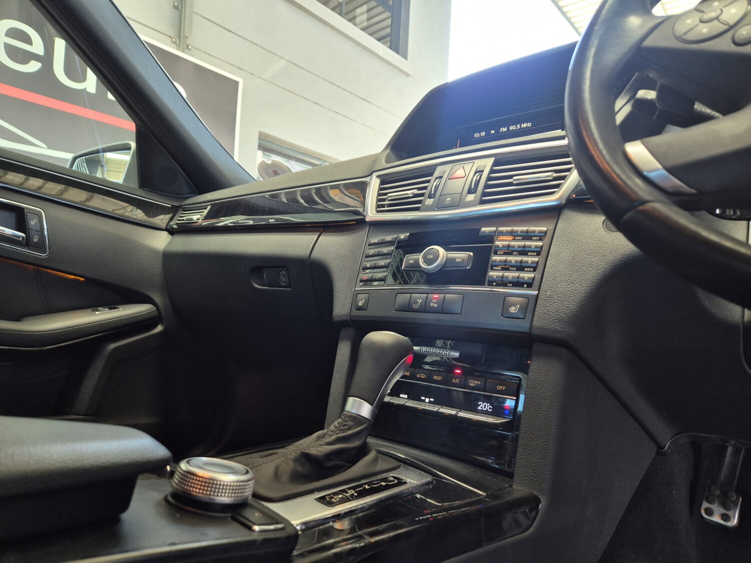 Mercedes-Benz E-Class E200CGI Avantgarde