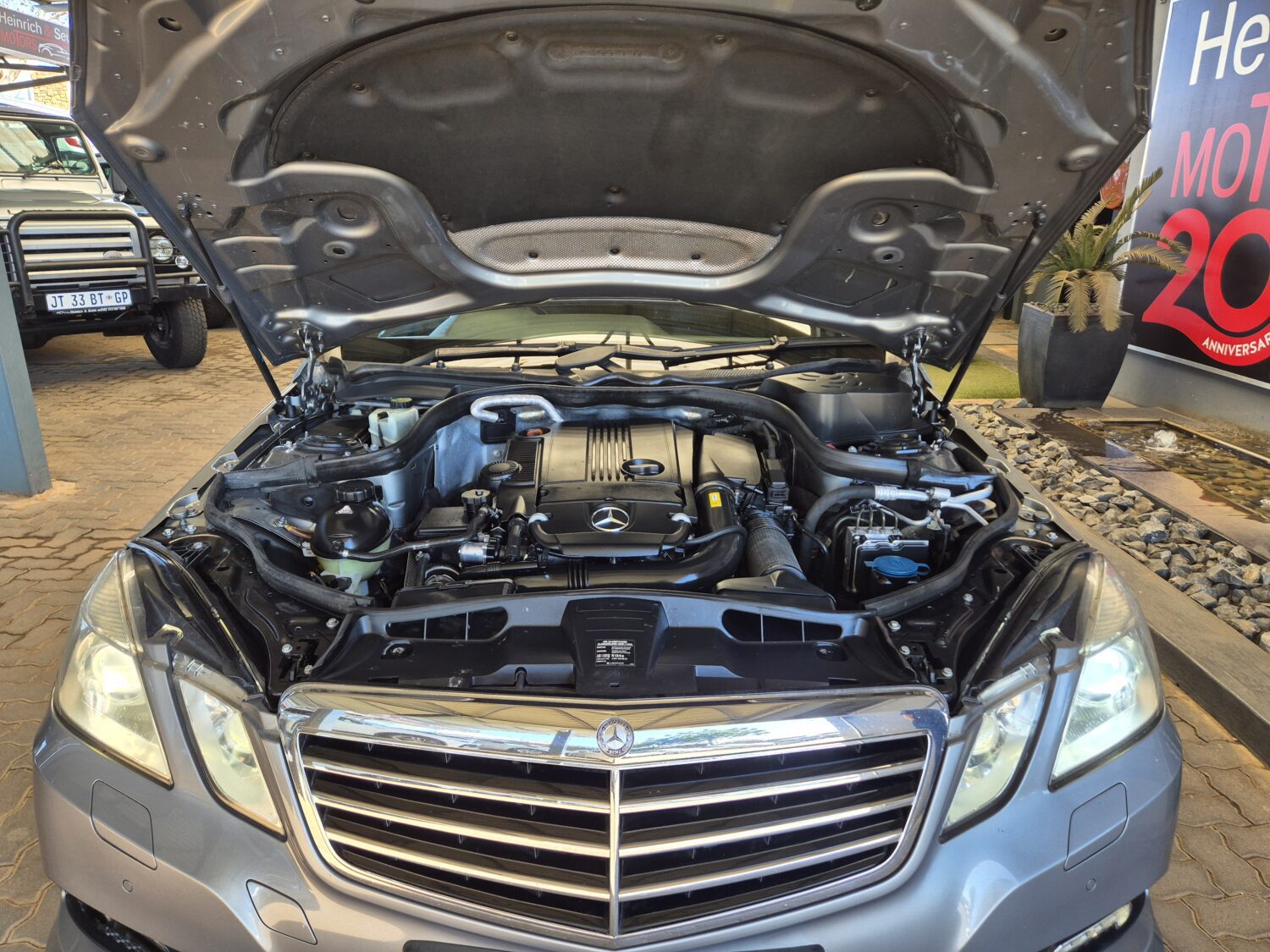 Mercedes-Benz E-Class E200CGI Avantgarde