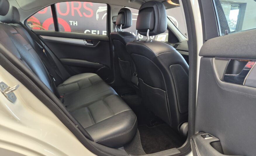 Mercedes-Benz C-Class C200CGI Avantgarde Auto