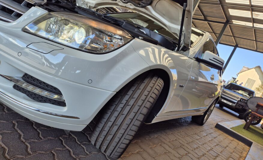 Mercedes-Benz C-Class C200CGI Avantgarde Auto