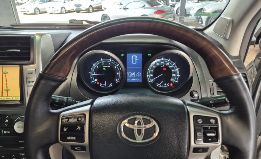 Toyota Land Cruiser Prado 4.0 VX Auto