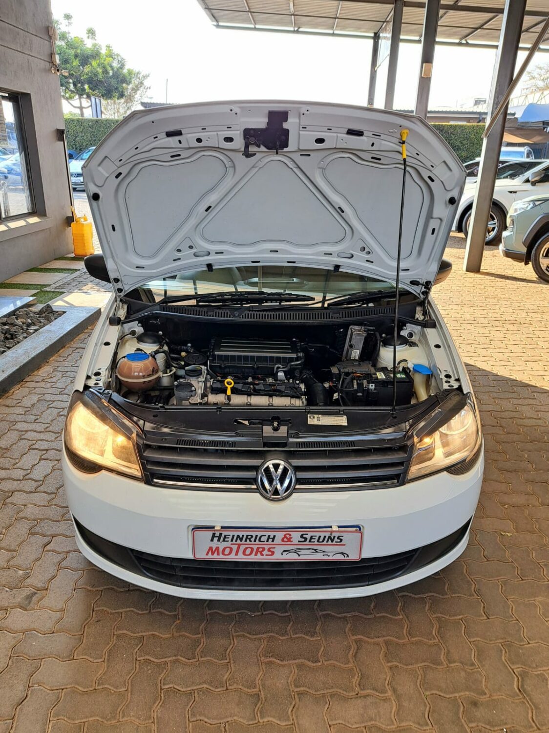 Volkswagen Polo Vivo HATCH 1.4 CONCEPTLINE