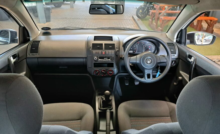 Volkswagen Polo Vivo HATCH 1.4 CONCEPTLINE