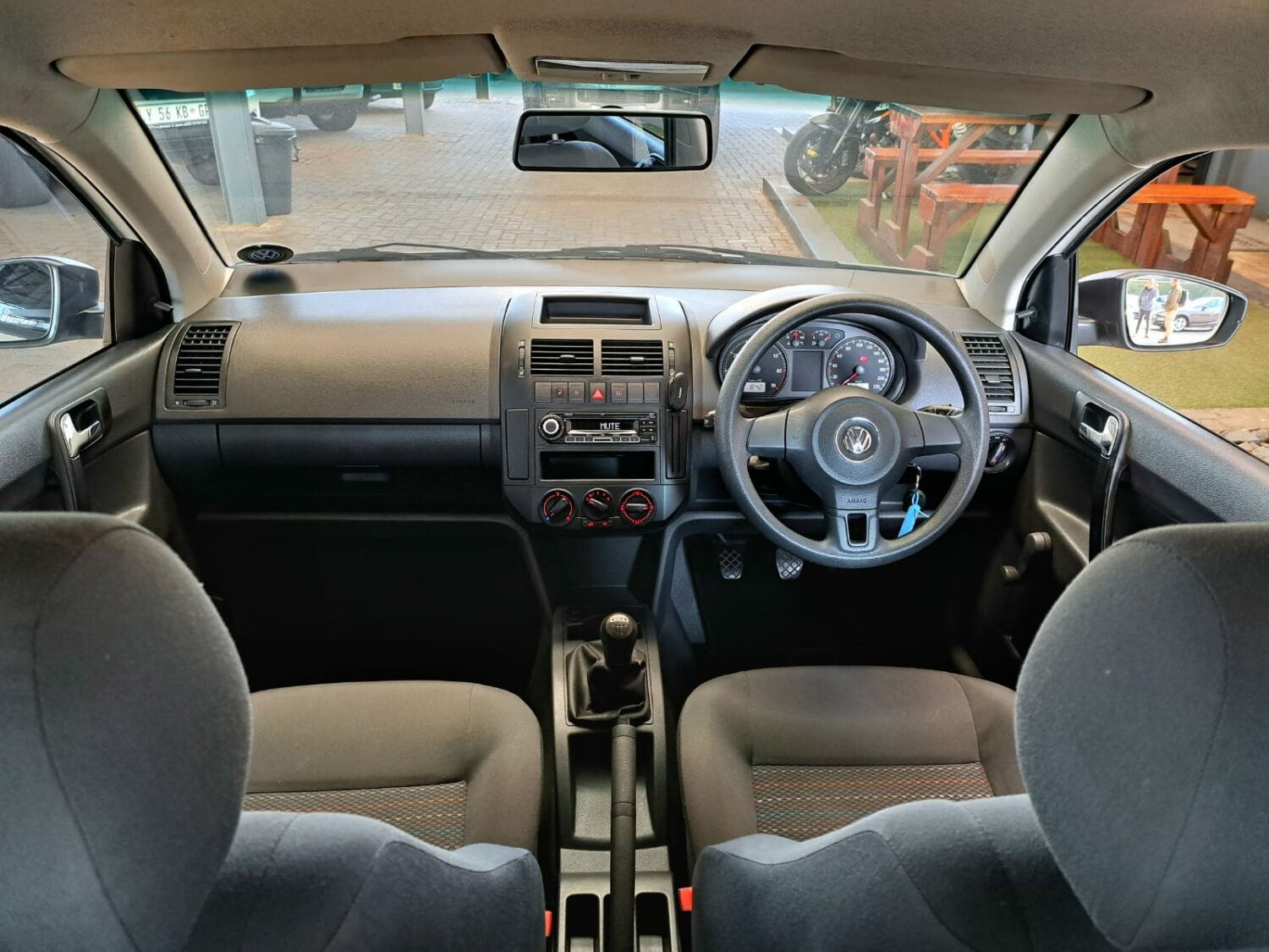 Volkswagen Polo Vivo HATCH 1.4 CONCEPTLINE