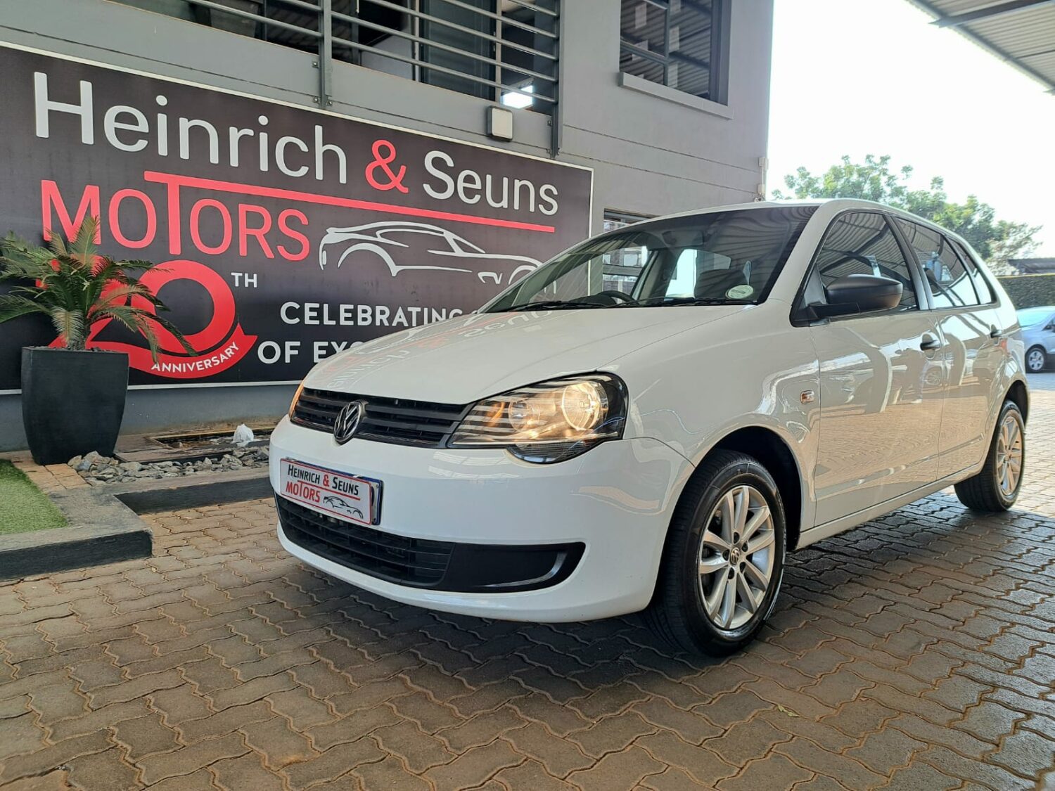 Volkswagen Polo Vivo HATCH 1.4 CONCEPTLINE
