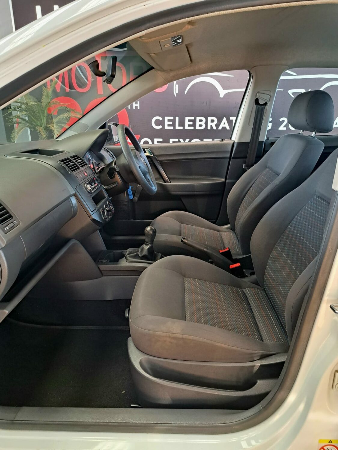 Volkswagen Polo Vivo HATCH 1.4 CONCEPTLINE