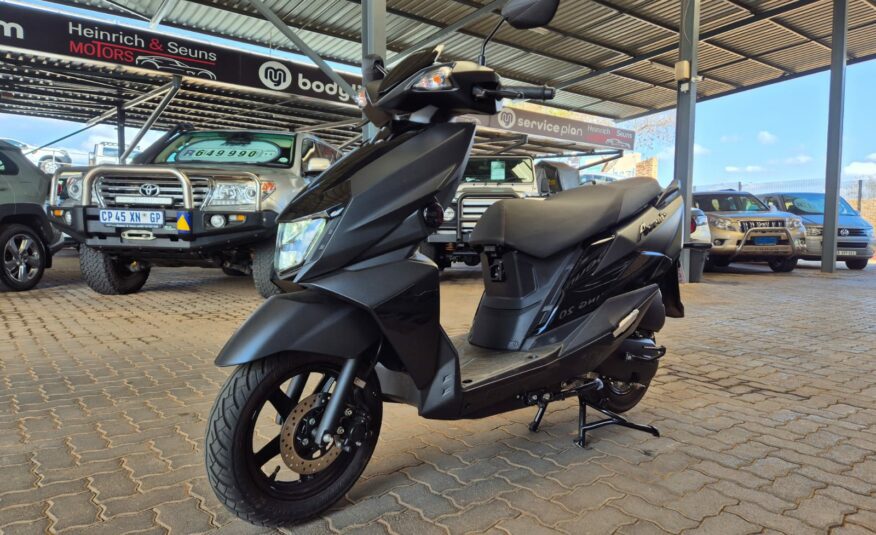 Suzuki Avenis 125 Triple black