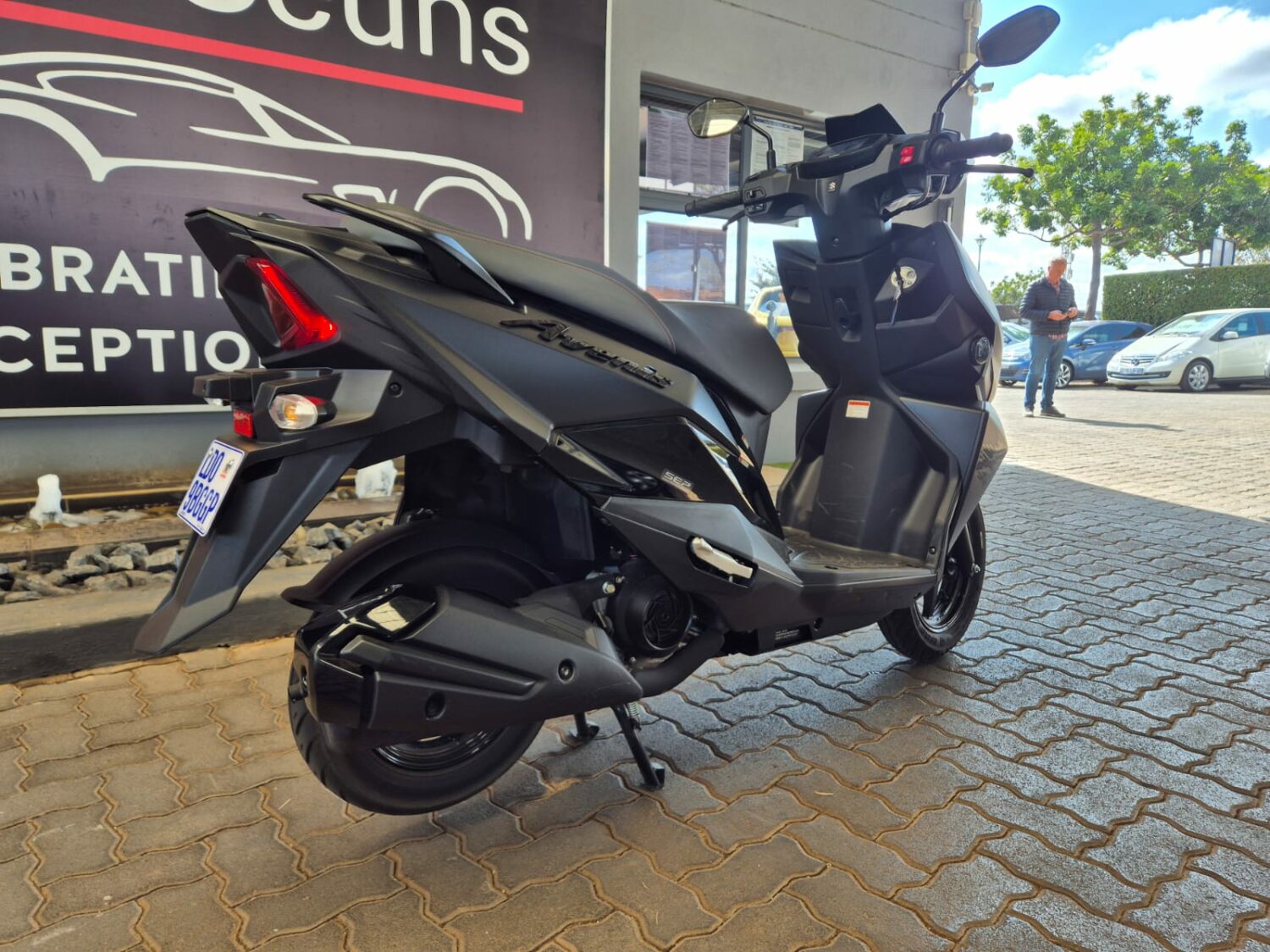 Suzuki Avenis 125 Triple black