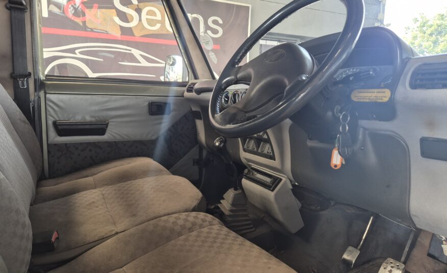 Mahindra Bolero 2.5TD Loader