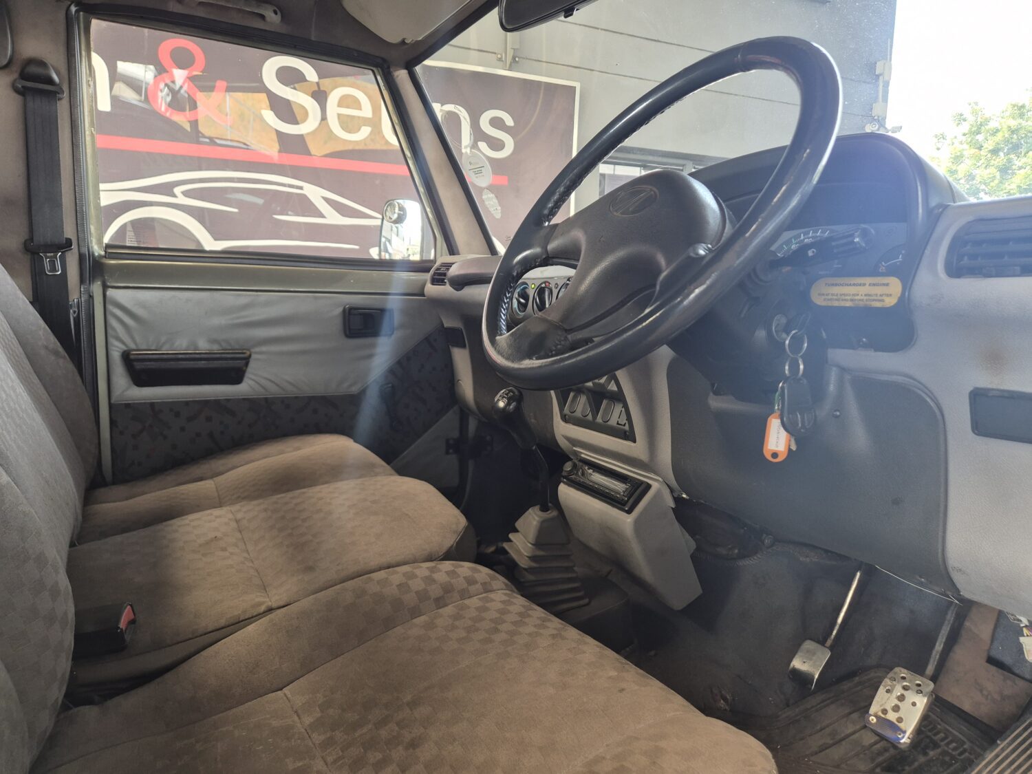 Mahindra Bolero 2.5TD Loader