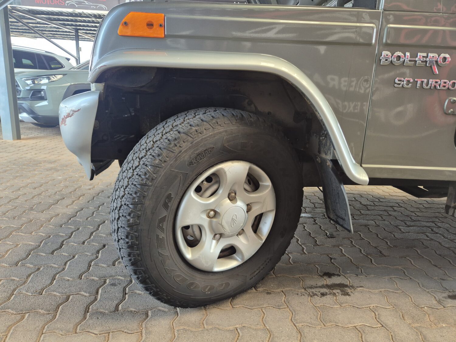 Mahindra Bolero 2.5TD Loader
