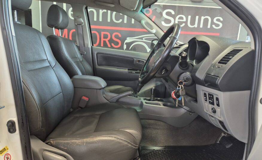 Toyota Hilux V6 4.0 Double Cab Auto 4×4 Raider