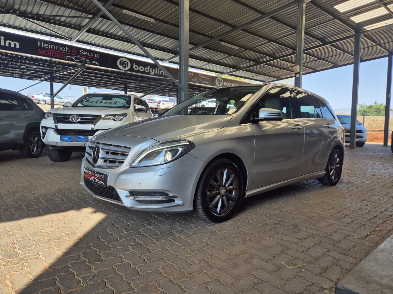 Mercedes-Benz B-Class B200 Auto