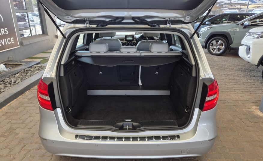 Mercedes-Benz B-Class B200 Auto