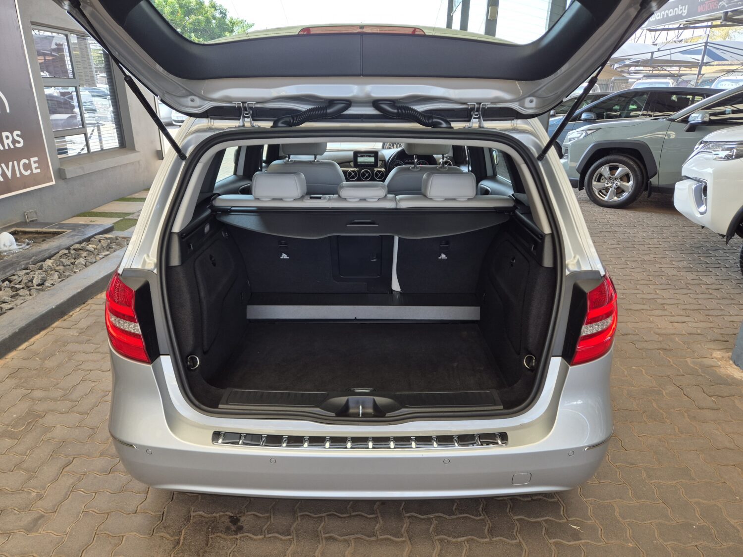 Mercedes-Benz B-Class B200 Auto