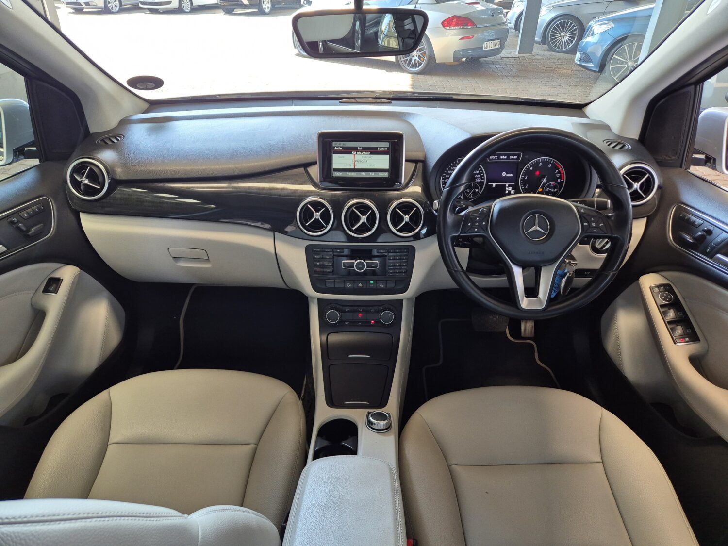 Mercedes-Benz B-Class B200 Auto