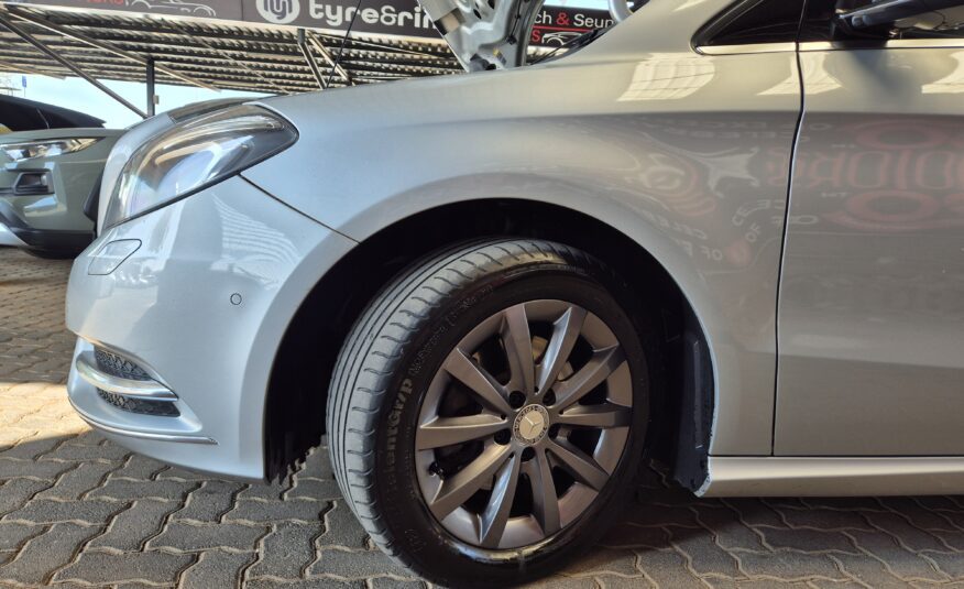 Mercedes-Benz B-Class B200 Auto