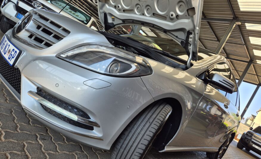 Mercedes-Benz B-Class B200 Auto