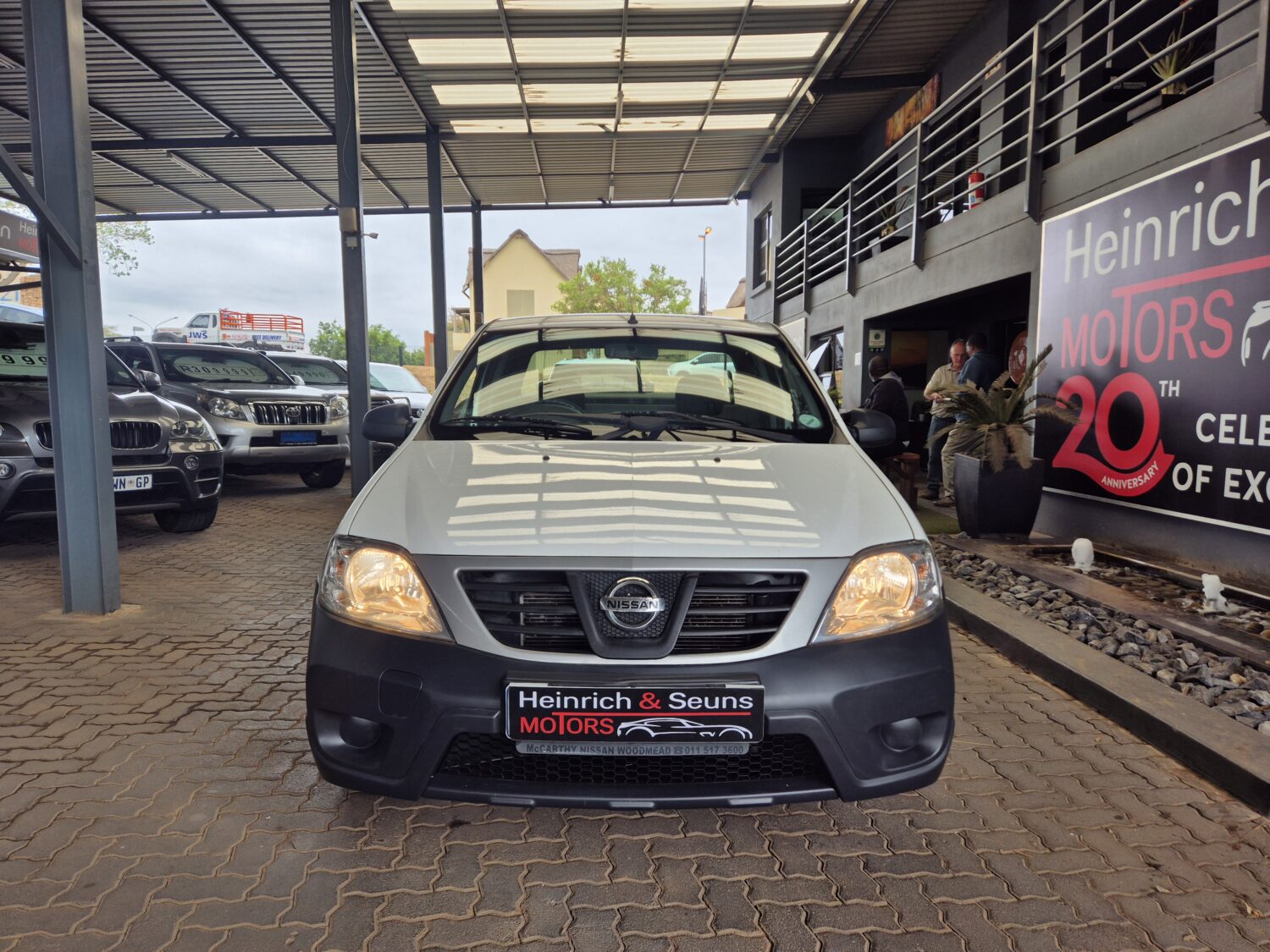 Nissan NP200 1.6i (Aircon) Safety Pack