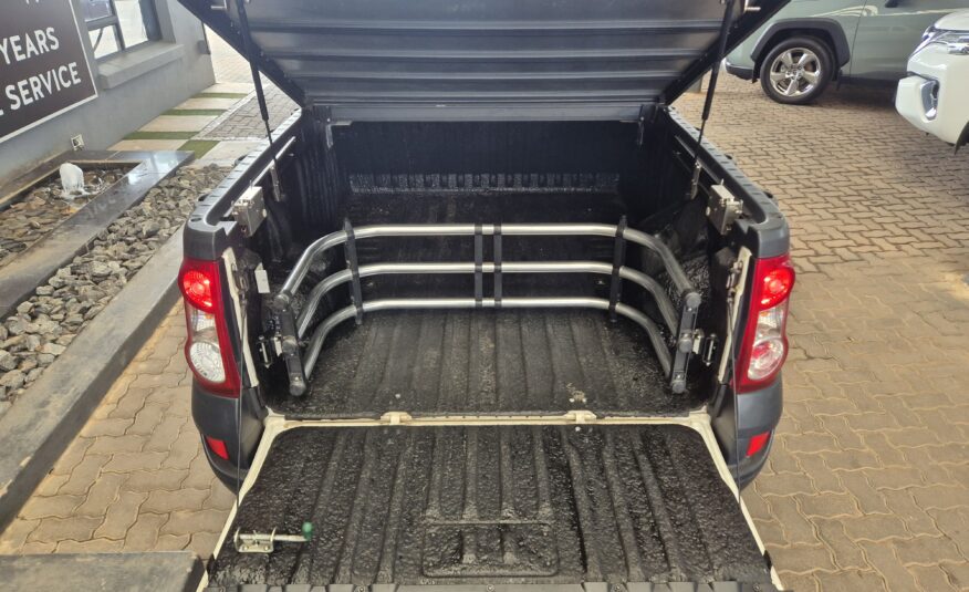 Nissan NP200 1.6i (Aircon) Safety Pack