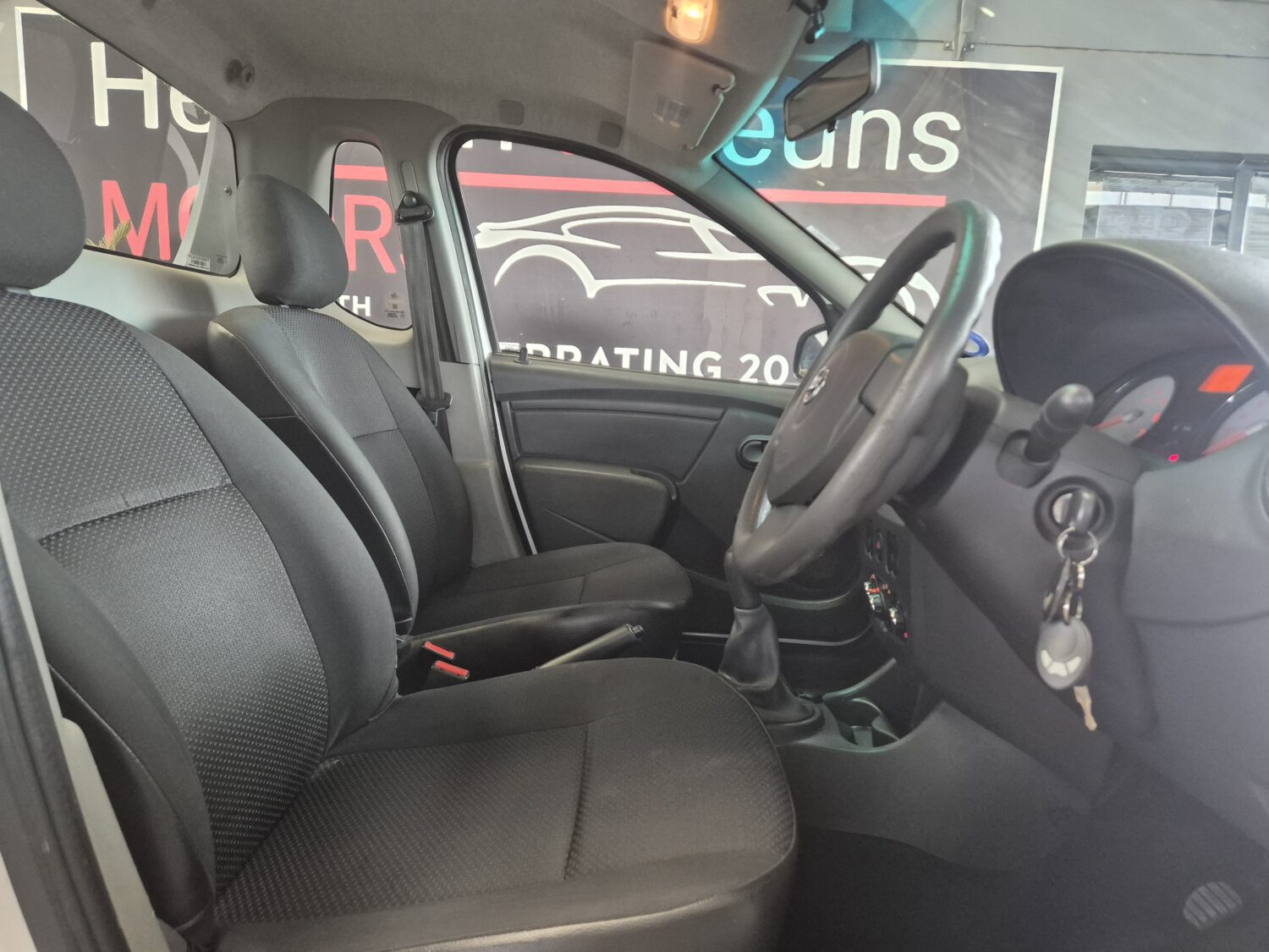 Nissan NP200 1.6i (Aircon) Safety Pack