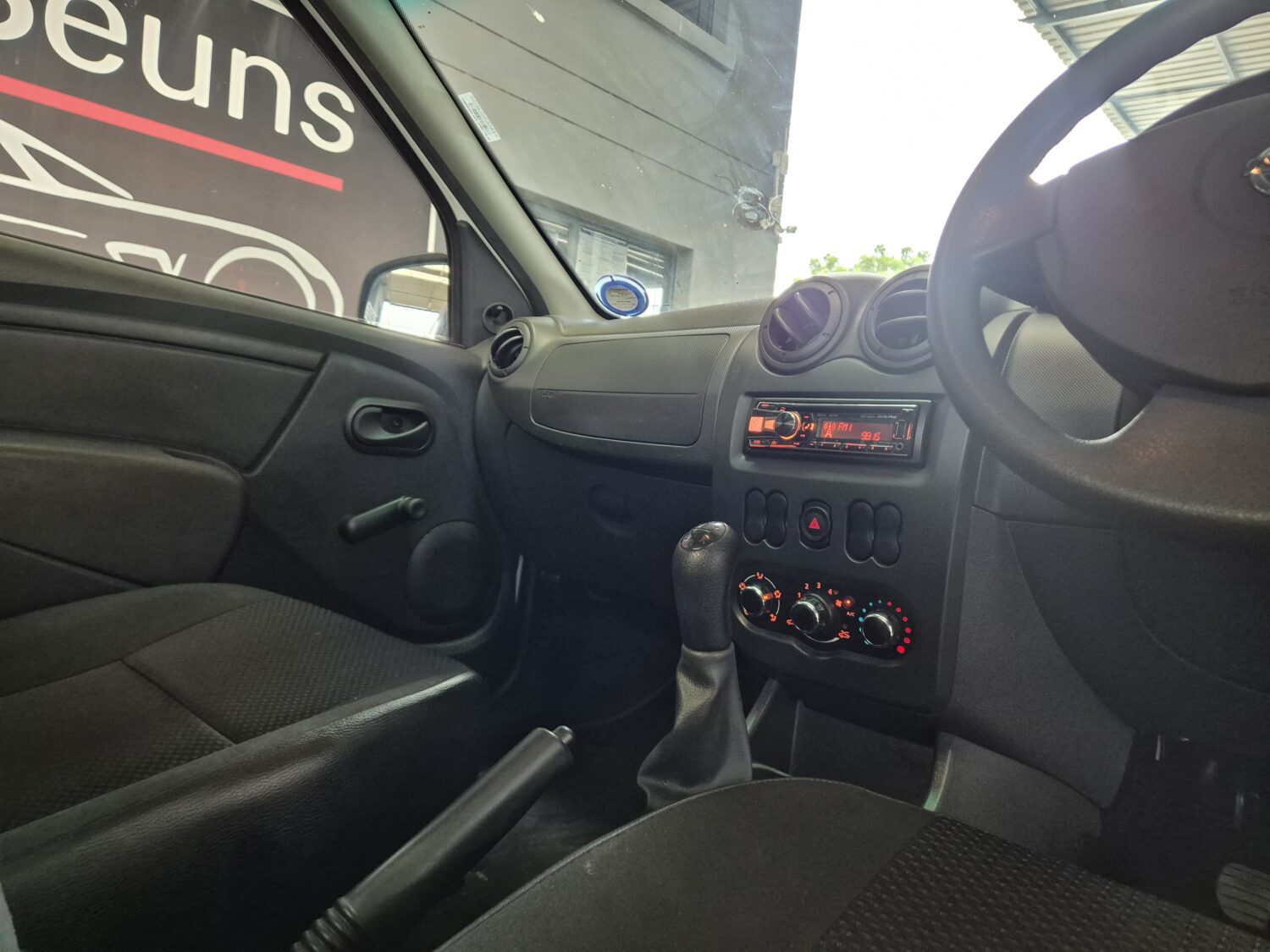 Nissan NP200 1.6i (Aircon) Safety Pack