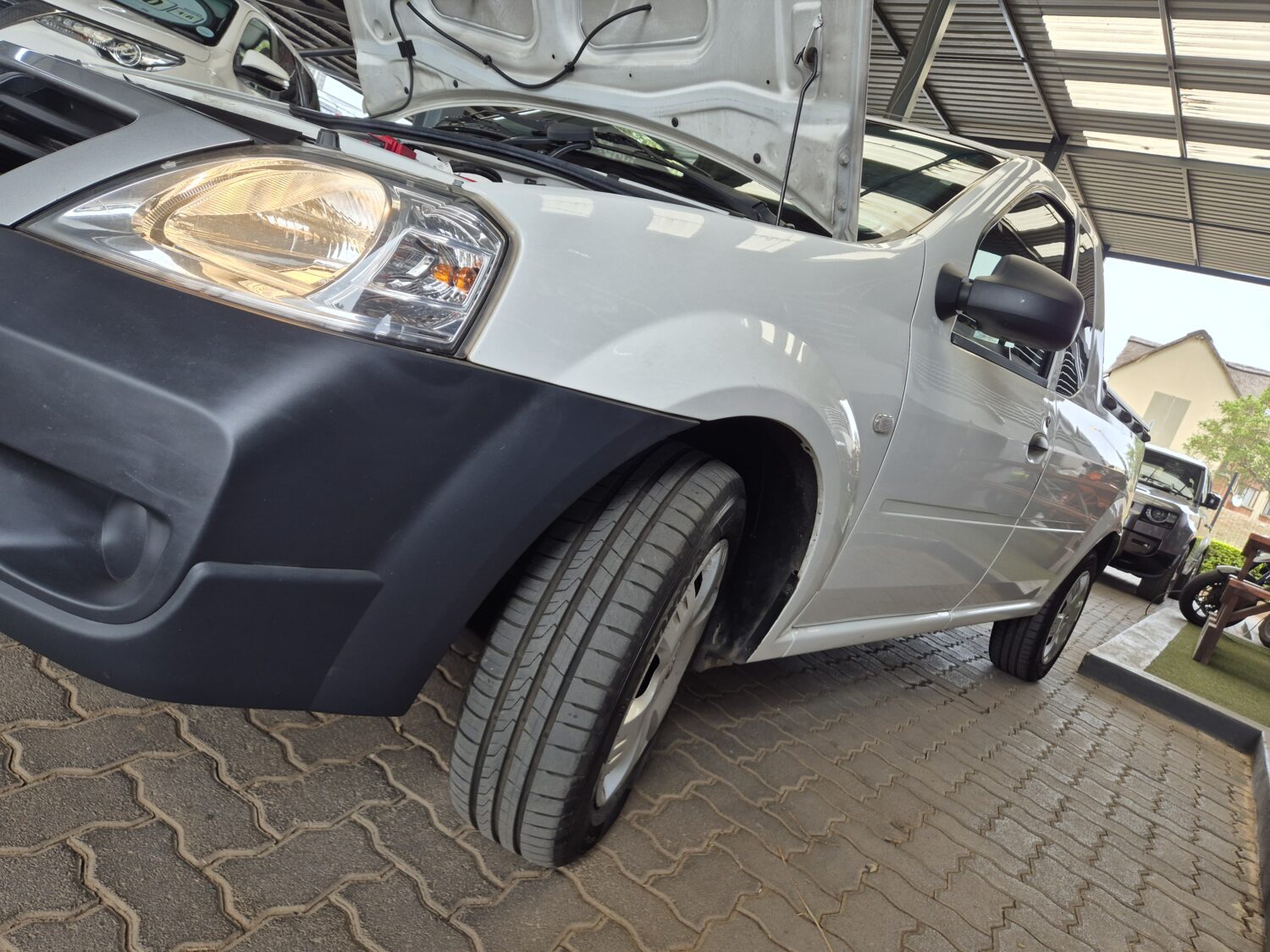 Nissan NP200 1.6i (Aircon) Safety Pack