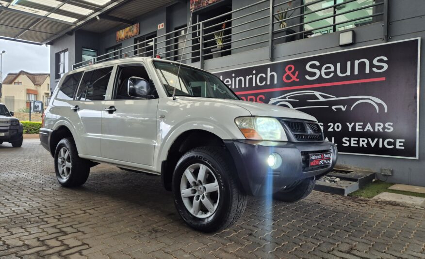 Mitsubishi Pajero 5-Door 3.2DI-D GLX