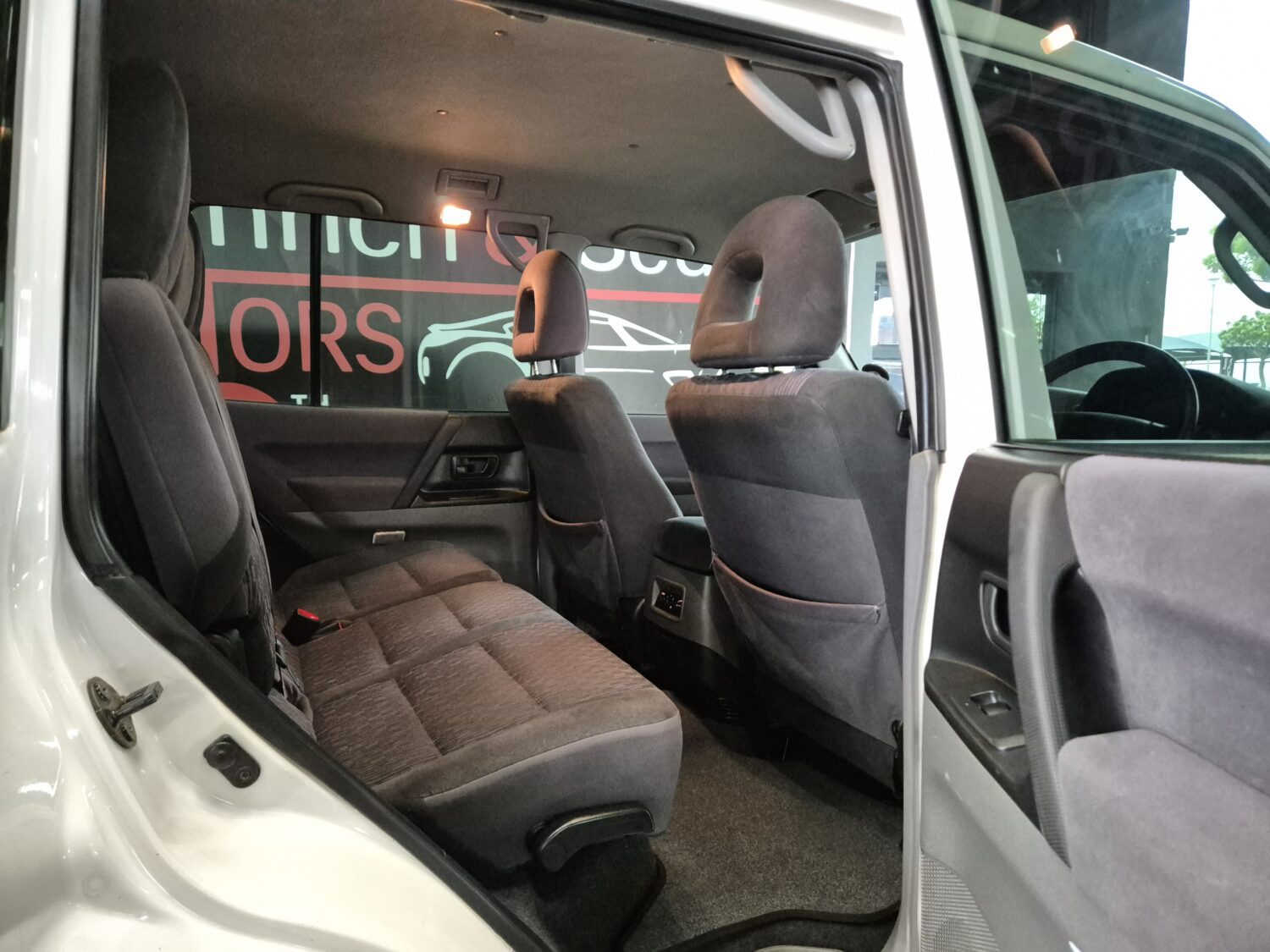 Mitsubishi Pajero 5-Door 3.2DI-D GLX