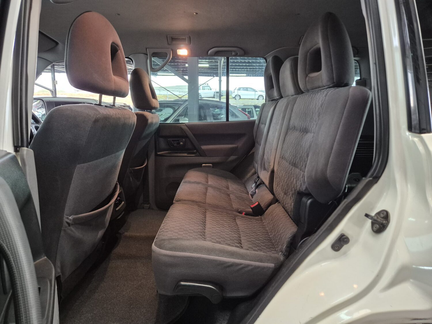 Mitsubishi Pajero 5-Door 3.2DI-D GLX