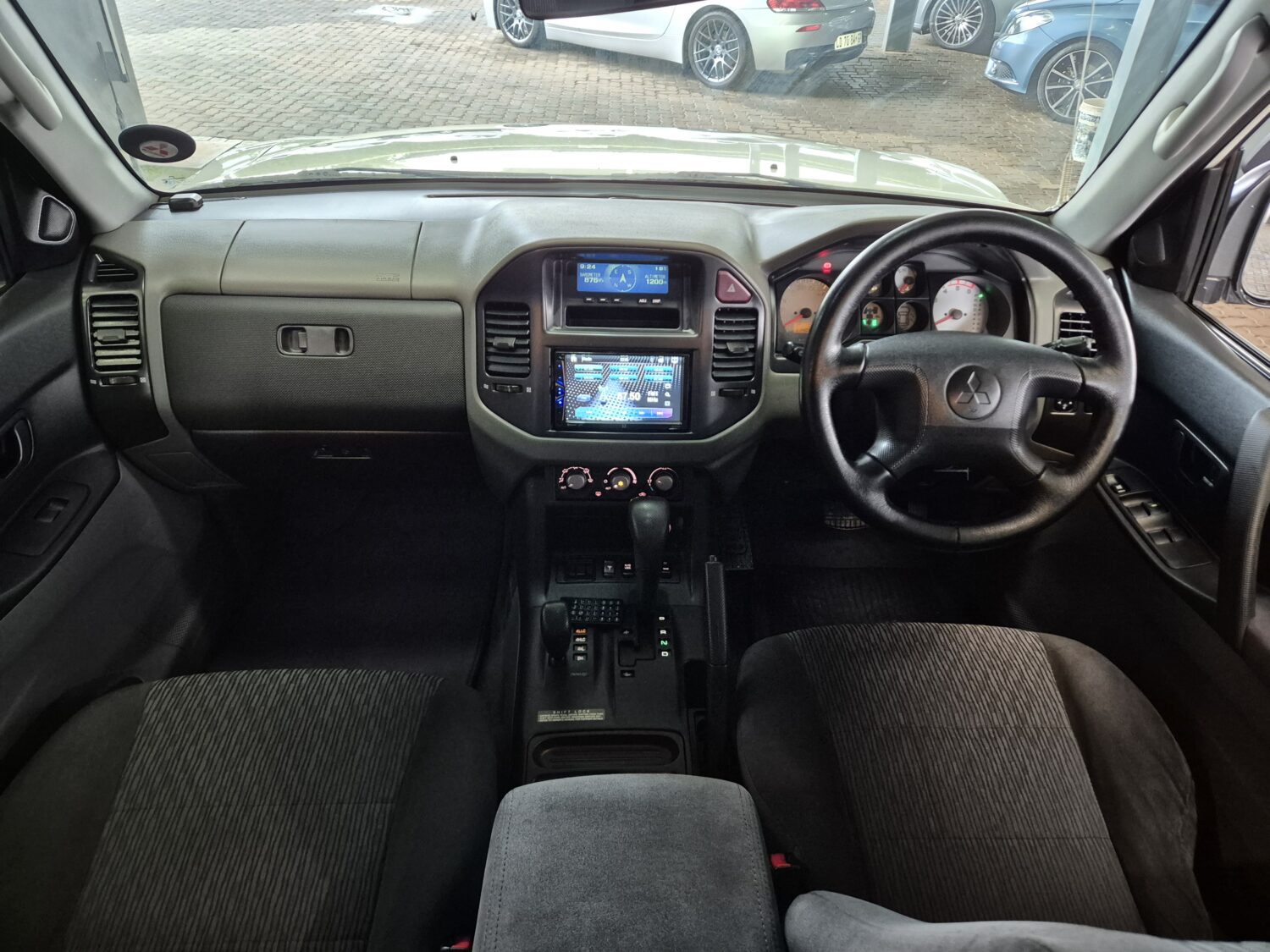 Mitsubishi Pajero 5-Door 3.2DI-D GLX