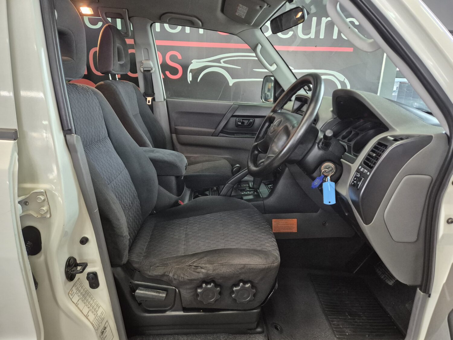 Mitsubishi Pajero 5-Door 3.2DI-D GLX