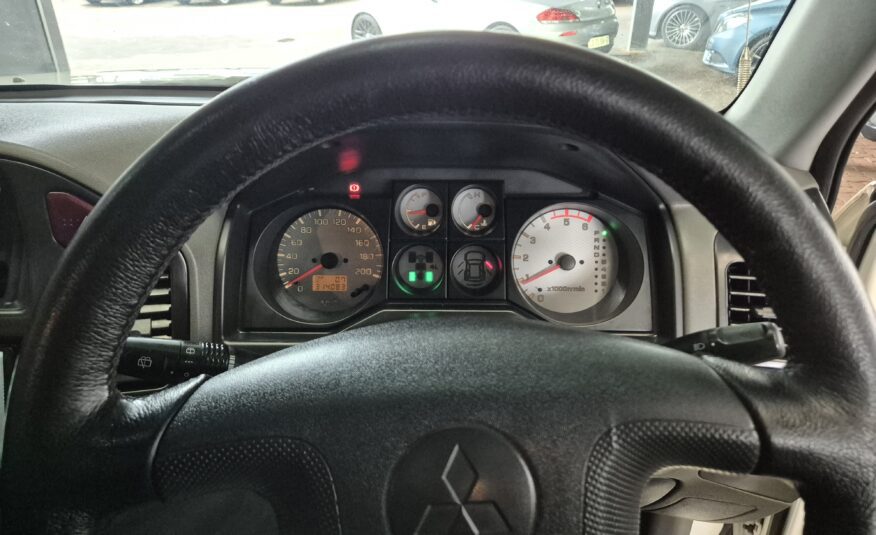 Mitsubishi Pajero 5-Door 3.2DI-D GLX