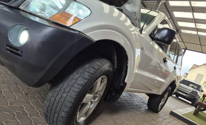 Mitsubishi Pajero 5-Door 3.2DI-D GLX
