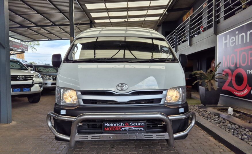 Toyota Quantum 2.5D-4D S-Long Panel Van