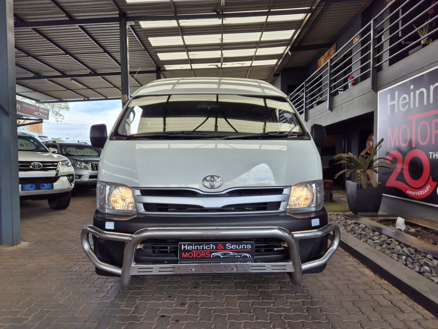 Toyota Quantum 2.5D-4D S-Long Panel Van