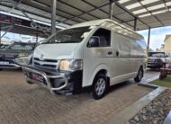 Toyota Quantum 2.5D-4D S-Long Panel Van