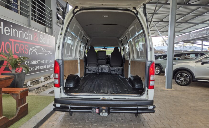 Toyota Quantum 2.5D-4D S-Long Panel Van