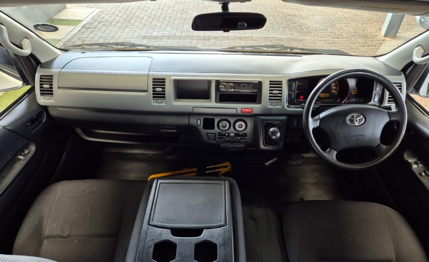 Toyota Quantum 2.5D-4D S-Long Panel Van