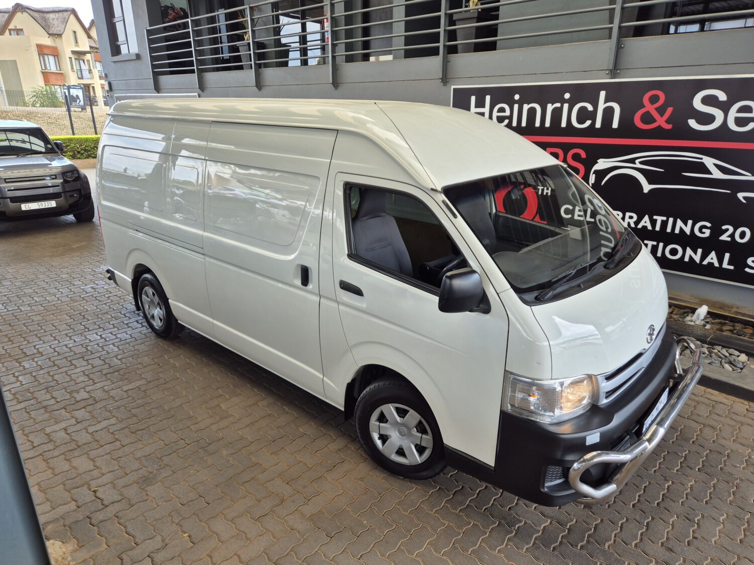Toyota Quantum 2.5D-4D S-Long Panel Van