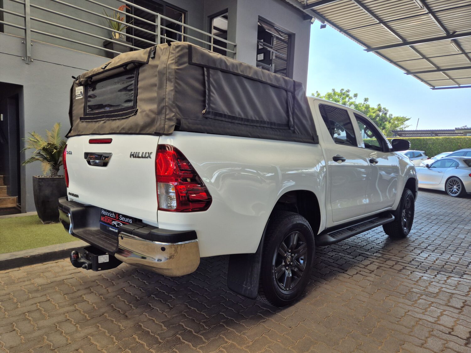 Toyota Hilux 2.4GD-6 Double Cab Raider Auto