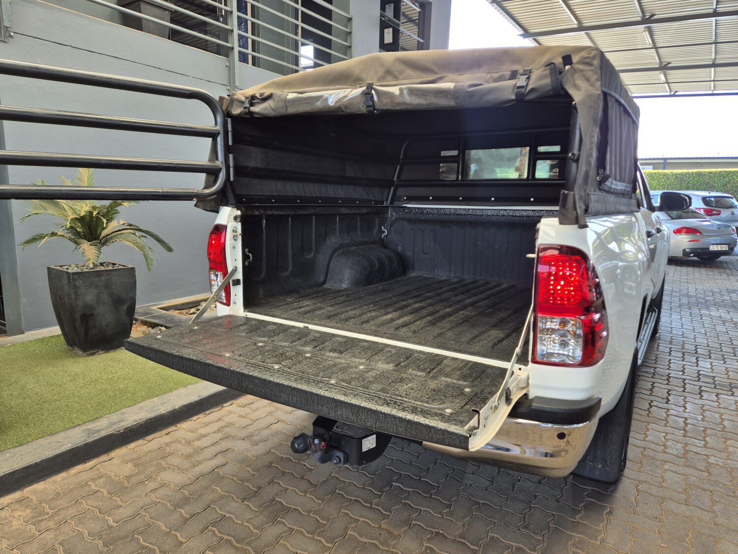Toyota Hilux 2.4GD-6 Double Cab Raider Auto