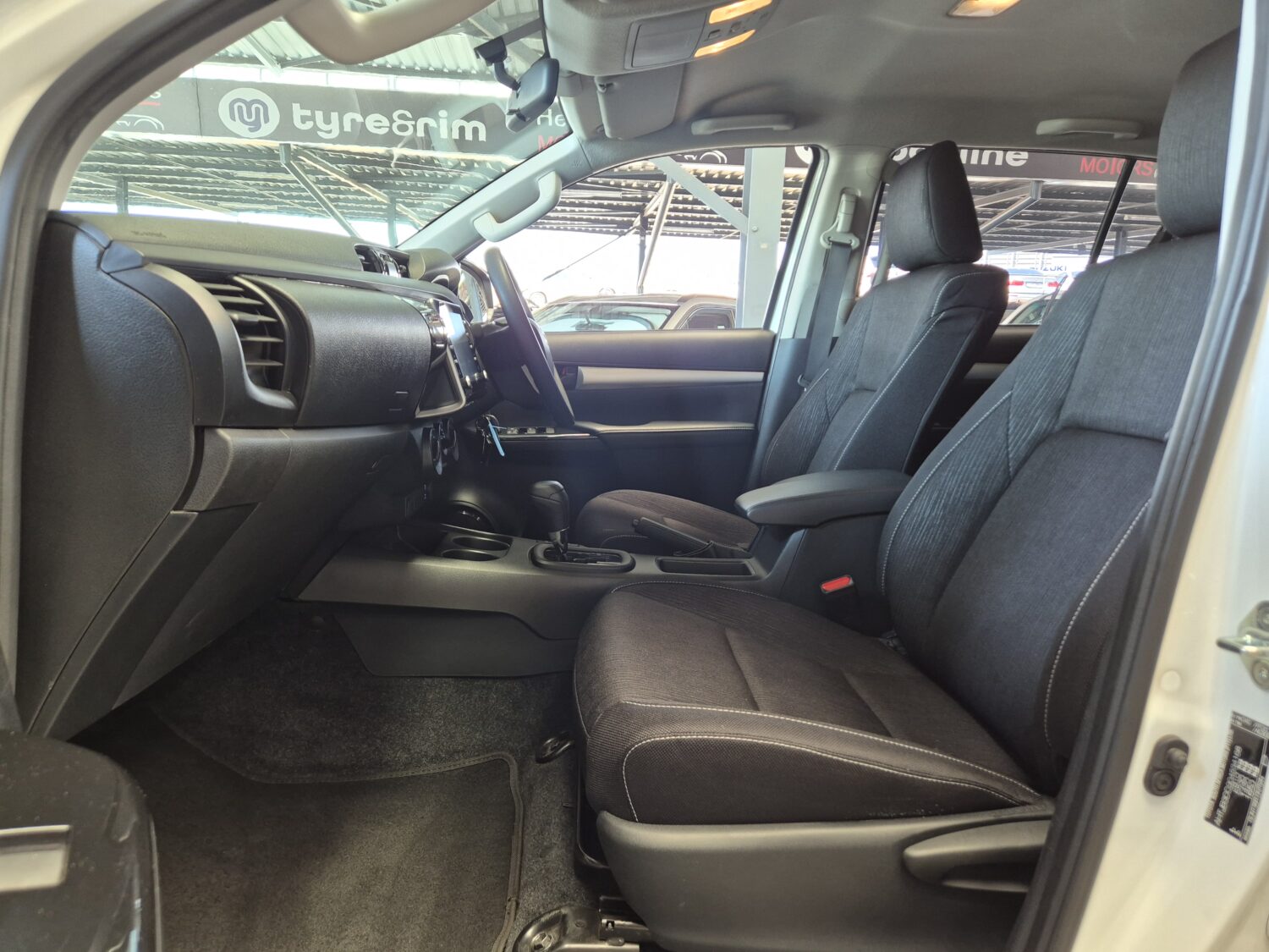 Toyota Hilux 2.4GD-6 Double Cab Raider Auto