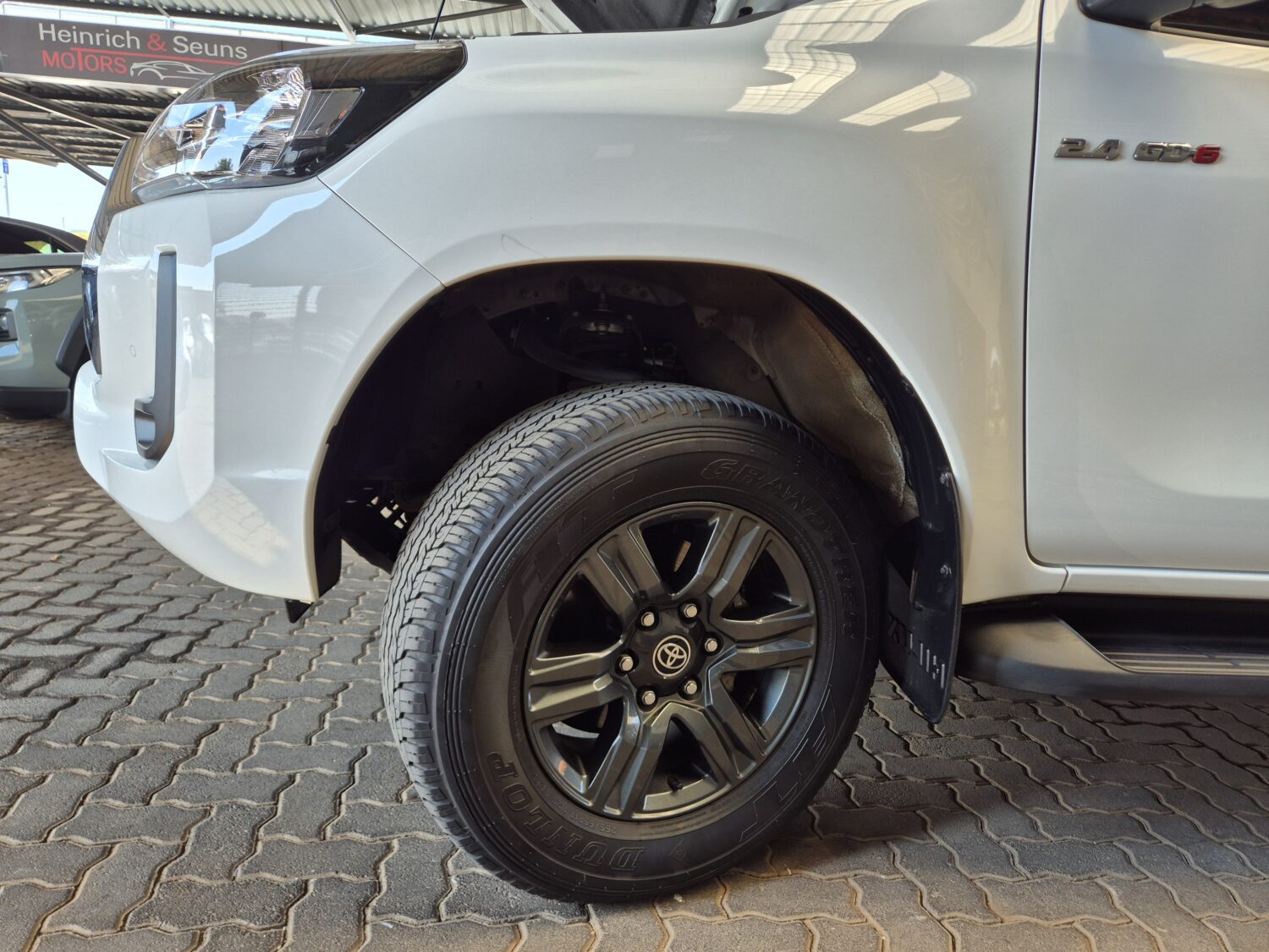 Toyota Hilux 2.4GD-6 Double Cab Raider Auto