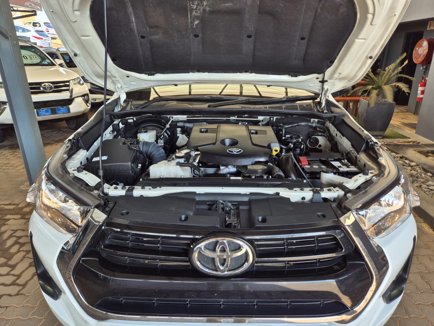 Toyota Hilux 2.4GD-6 Double Cab Raider Auto